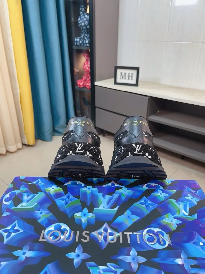 Men's men's shoes 💰580🌸🌸 LV style is novel and fashionable, the upper is made of imported cowhide + LV special materials! Super trendy design! It’s eye-catching! The leather is soft, delicate, shiny and translucent, showing the ultimate in pure handcraftsmanship, and the mesh is soft, comfortable and breathable! Size: 39-44 (38 45 customized)